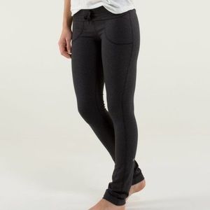 LULULEMON STRAIGHT LEG LEGGINGS